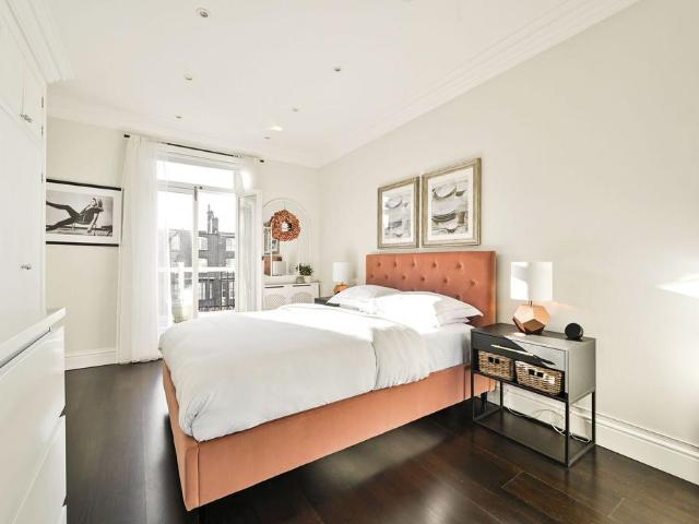 Talgarth Road, Barons Court, London, W14 Studio to rent £3,900 pcm £900 pw