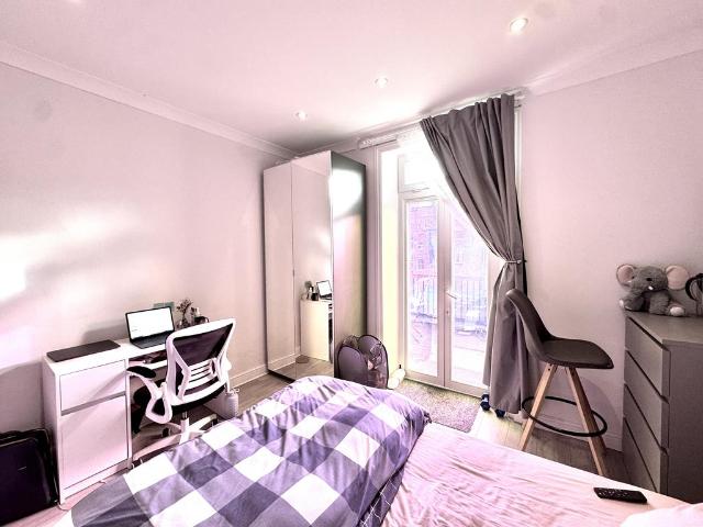 Talgarth Road, West Kensington. House share to rent £1,352 pcm £312 pw