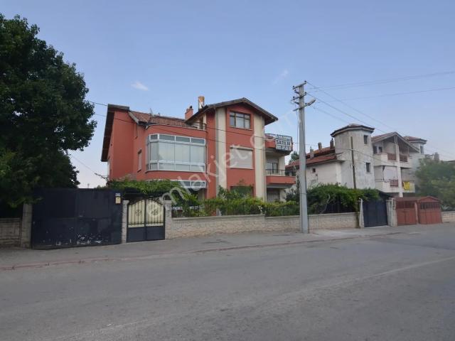 Talha Tozduman'dan 2,5 Katlı Komple Satılık Müstakil Ev