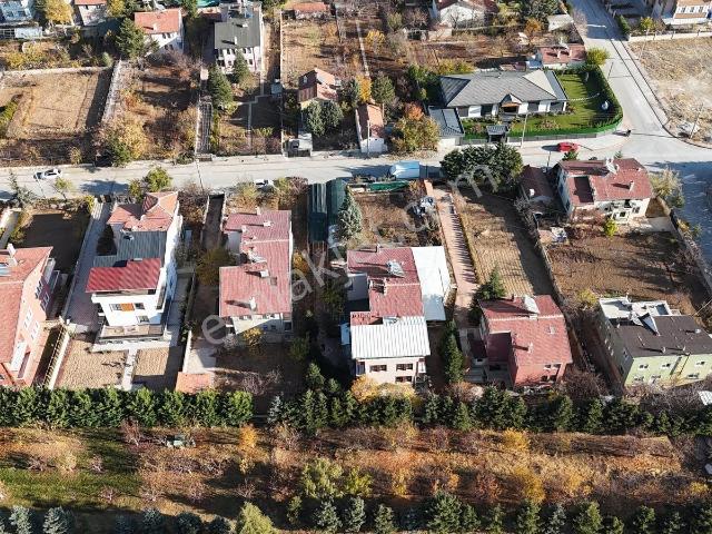 Talha Tozduman'dan Kozağaçda Tripleks 220 M2 Bahçeli Ev
