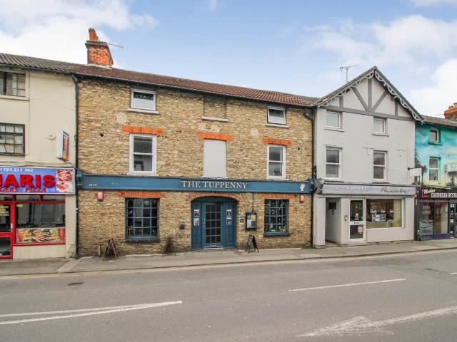 Talk Of The Town 60c Devizes Road Swindon, Swindon 1 bedroomProperty for lettings Mcfarlane