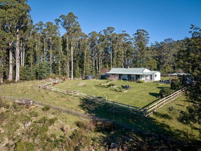Tall Timbers A Private Riverside Sanctuary on 76 Acres