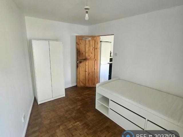 Tallis Grove, London, SE7 1 bed in a house share to rent £530 pcm £122 pw