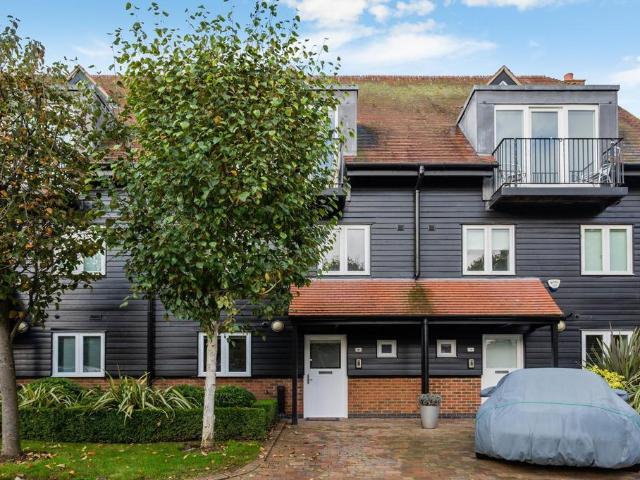 Tallow Road, London, TW8 8HR, United Kingdom | 5 bed townhouse for rent #140227451 | Rentberry
