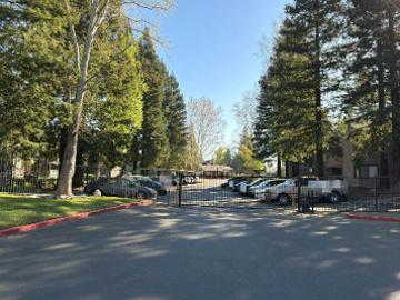 Tallyho Dr Apt 159