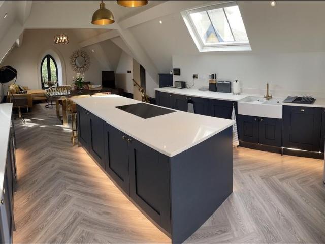 Taptonville Road, Broomhill, S10 5BR 2 bed apartment to rent £2,350 pcm £542 pw