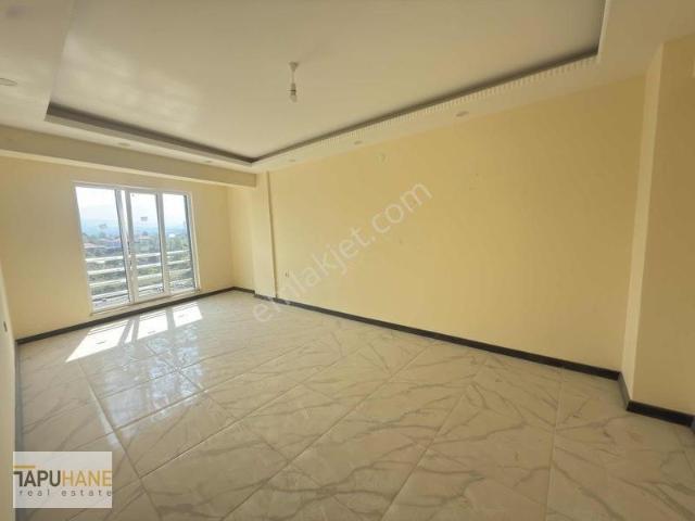 Tapuhaneden Sarılar Petrol Karşısı Cadde Üzeri Satılık 2+1 Daire