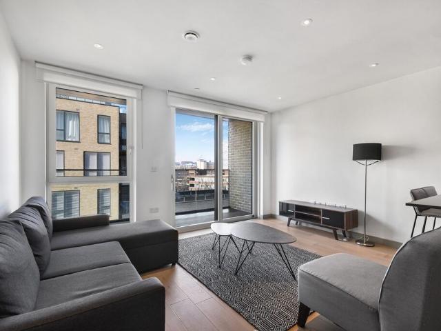 Taper Building, London SE1, 2 bed flat to rent, £3,683 pcm | PrimeLocation