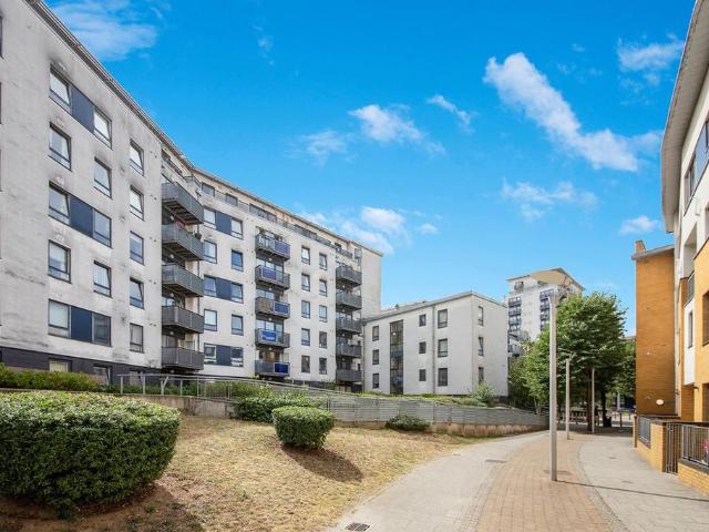 Tarves Way, Greenwich 1 bed flat to rent £1,950 pcm £450 pw