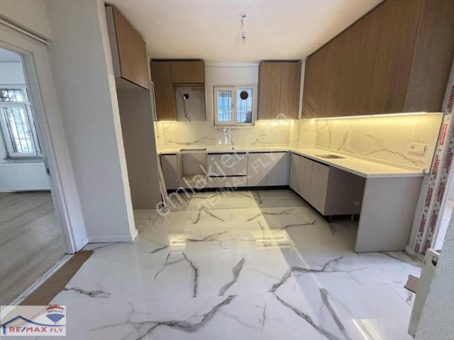 Tarabya Arabayolu Caddesinde Yenilenmiş 2+1
