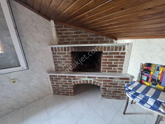 Tarabya Cumhuriyet Mahallesinde 2+1 Kiralık Çatı Katı Daire