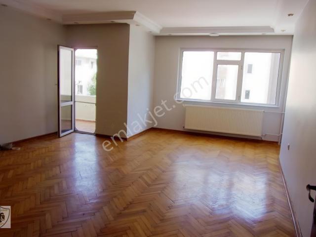 Tarabya Sanatçılar Sitesinde 3+1 120 Metrekare Kiralık Daire