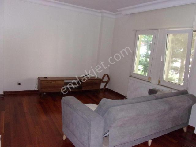 Tarabya Sitede 3+1 120 Metrekare Bakımlı Kiralık Ters Dublex
