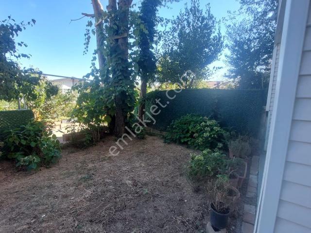 Tarabyaüstü Ömürtepe'de Ulaşım Çarşı Yakın 3+1 Kiralık Bahçe Katı