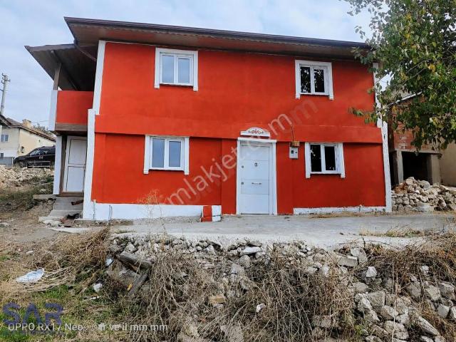 Taraklı'da Satılık İki Katlı Köy Evi !