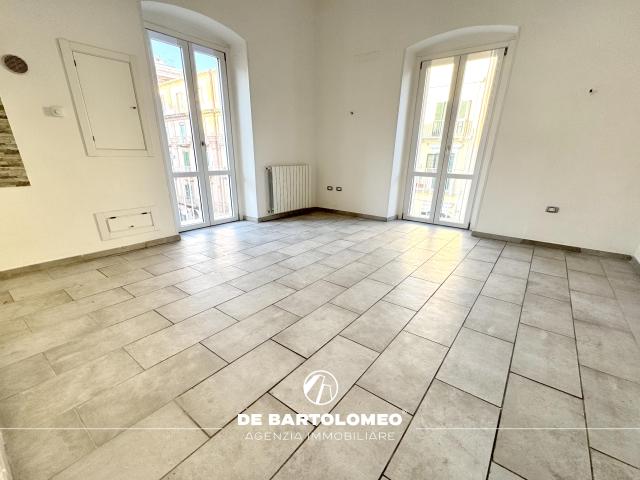 Taranto Appartamento in Via Pisanelli ang. Via Anfiteatro