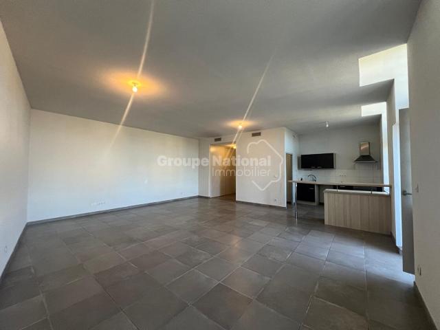 TARASCON, APPARTEMENT de standing avec exterieur