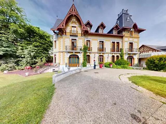 Tarascon sur Ariège 09400 Achat / Vente maison 16 pièces t16 piscine terrasse