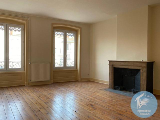 TARARE T2 CENTRE VILLE