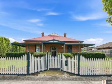 'Tarawera' Circa 1860 1,774m2 allotment