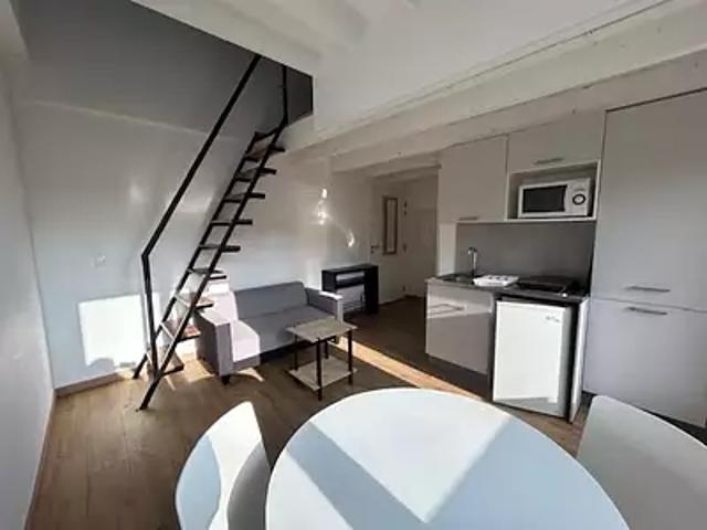 Tarbes 65000 Location appartement 1 pièce t1 au dernier étage