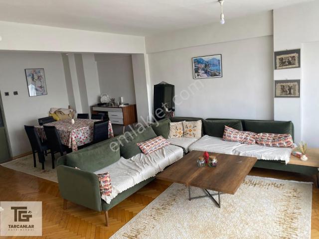 Tarcanlardan Şehir Merkezinde 2+1 Geniş Daire Satılık