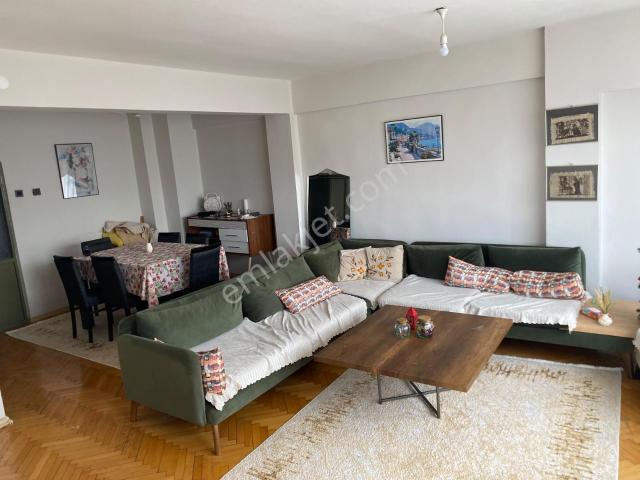 Tarcanlardan Şehir Merkezinde 2+1 Geniş Daire Satılık
