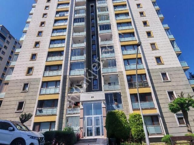 Tarcanlardan İzmit Akçakent 1 Sitesinde 3+1 Satılık Daire