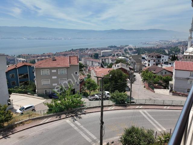 Tarcanlardan İzmit'te Deniz Manzaralı Satılık 3+1 Daire