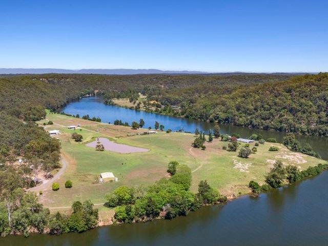 Tarcoola Bend in the River