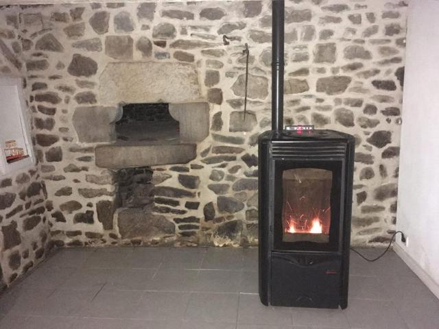 TARENTAISE 42660 dans un hameau paisible au dessus de Rochetaillée ferme rénovée en 2010 sur la partie habitation 112m² habitables 3 chambres sur 1080m² de terrain