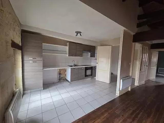 Targon 33760 Location appartement 4 pièces t4 au dernier étage
