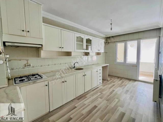 Tarihi Asansör Yakını Satılık 3+1 Daire 120m²