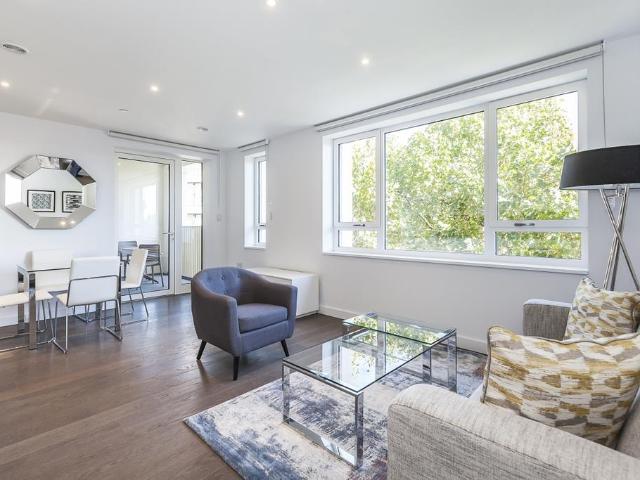 Tarling House, Elephant & Castle, SE17 1 bed apartment to rent £2,550 pcm £588 pw