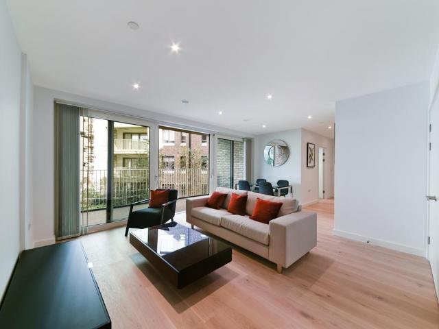 Tarling House, 3 Walworth Road. 2 bed flat to rent £3,163 pcm £730 pw