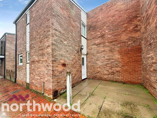 Tarlswood, Skelmersdale, WN8 3 bed terraced house to rent £850 pcm £196 pw