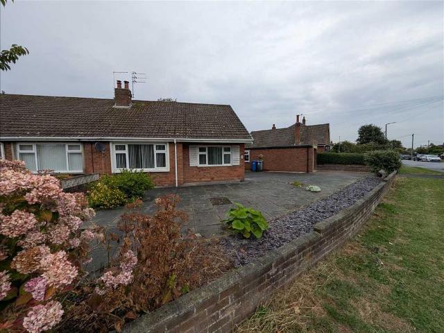 Tarn Road, Thornton Cleveleys 2 bed bungalow to rent £995 pcm £230 pw