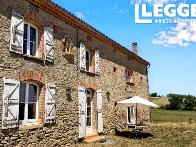 Tarn 81: Projet de Rénovation – Ferme en pierre + grange & revenus de panneaux solaires. Opportunité à saisir
