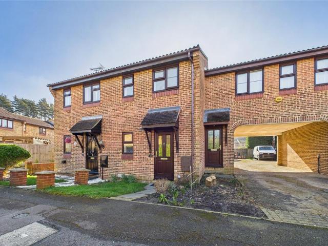 Tarnbrook Way, Bracknell, Berkshire. 2 bed terraced house to rent £1,600 pcm £369 pw