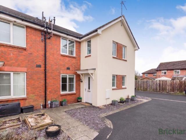 Tarnock Avenue, Bristol, BS14 2 bed terraced house to rent £1,500 pcm £346 pw