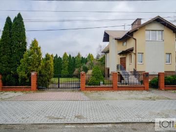 Przestronna willa z potencjałem inwestycyjnym i funkcją usługową