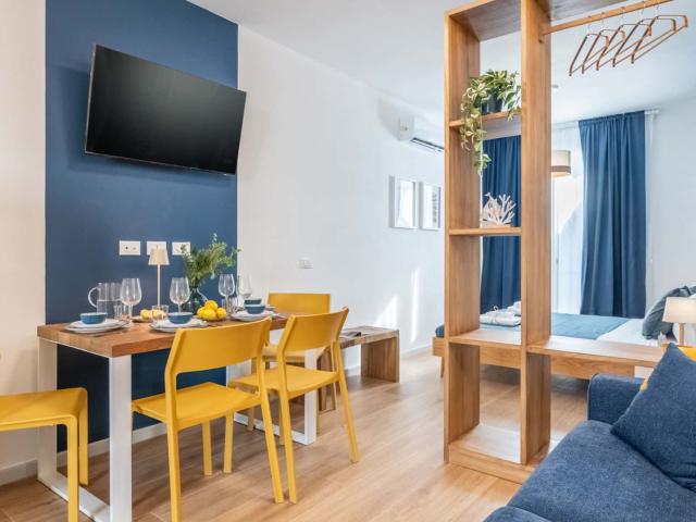 Taro's Blue Sea Apartment