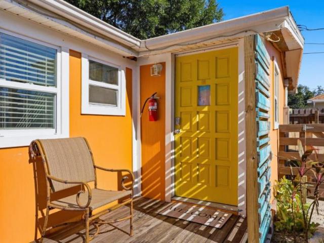 Tarpon Springs FL 34689 106218852
