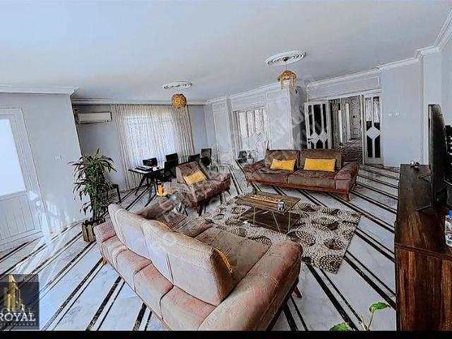 Tarsus Çarşı Merkezinde Eşyalı Kiralık Lüks Daire! 5+1