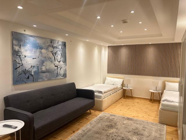Tasteful 1 room basement apartment in Berlin Tiergarten, Berlin Amsterdam Apartments for Rent