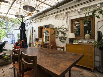 Tasteful double bedroom in a 2 bedroom house, in Sant Gervasi Bonanova