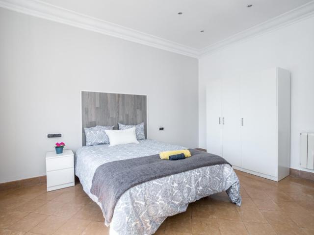 Tasteful double bedroom near the El Clot Aragó train station