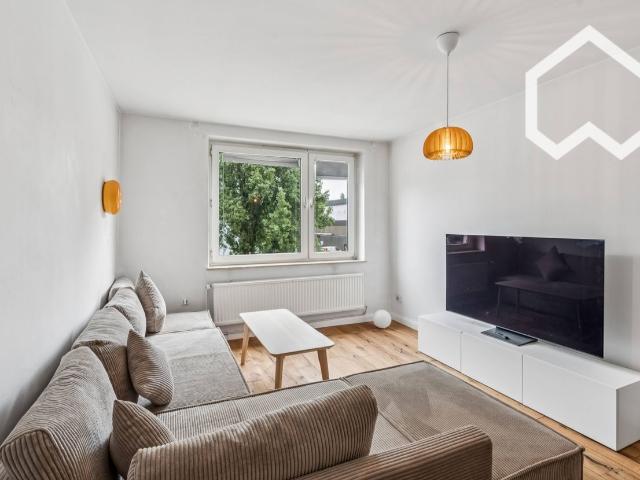 Tastefully furnished 2 room apartment with balcony near city center, Hannover Amsterdam Apartments for Rent