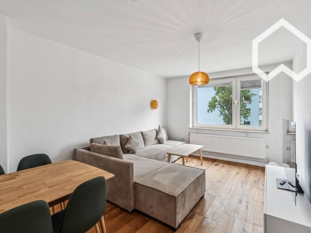Tastefully furnished 2 room apartment with balcony near city center