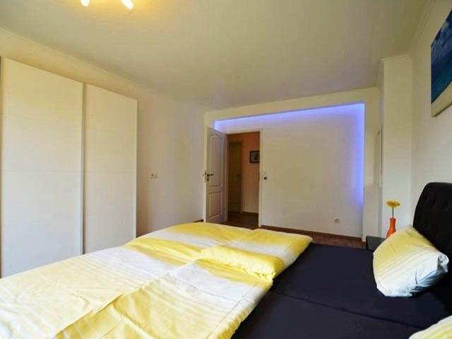 Tastefully furnished apartment with five rooms as well as balcony with view of the Siebengebirge!